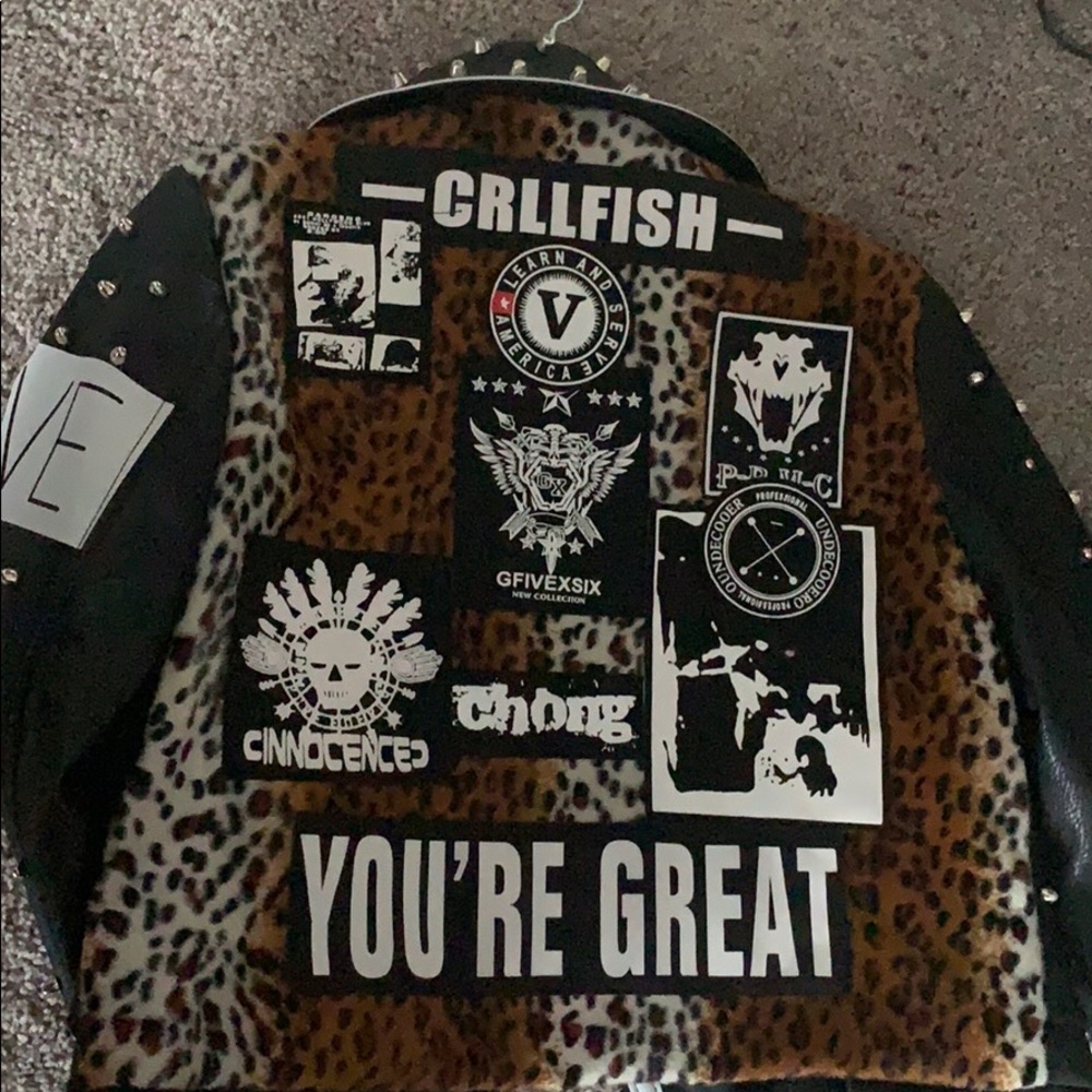 Leather jacket with cheetah print - Picture 2 of 2